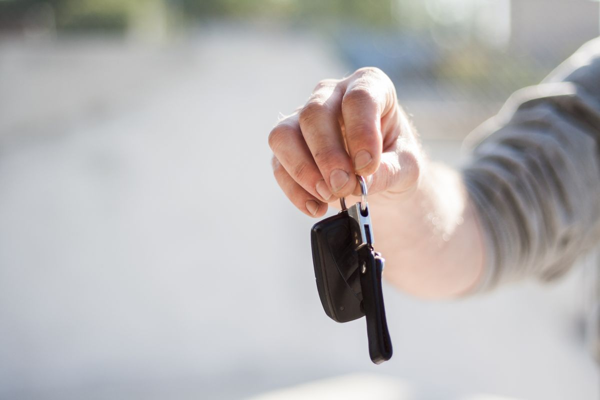 Prêter sa voiture : remise des clés